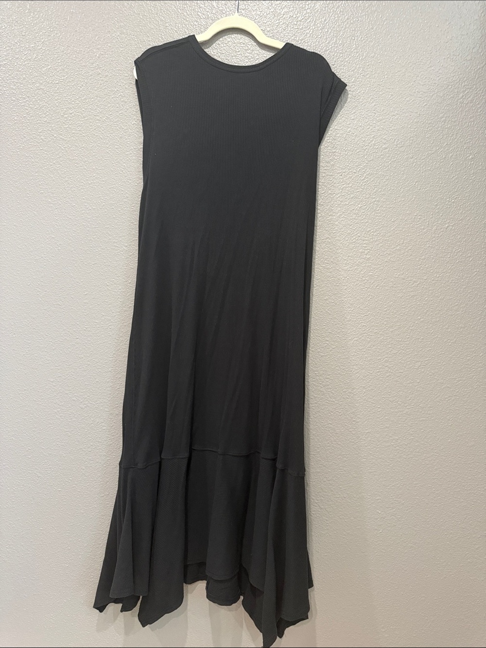 Daily practice open back Sleeveless Black Maxi Dress with Ruffled Hem